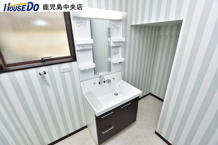 その他 【洗面台】壁付の水栓でお手入れが楽になります♪ボウルも広く手洗い洗濯なども楽にできます♪