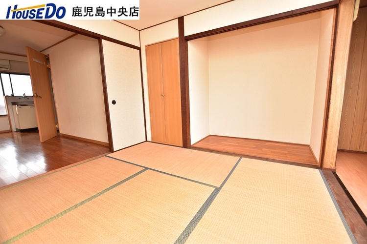 内装 【和室】4.5帖の和室、床の間+収納2ヵ所