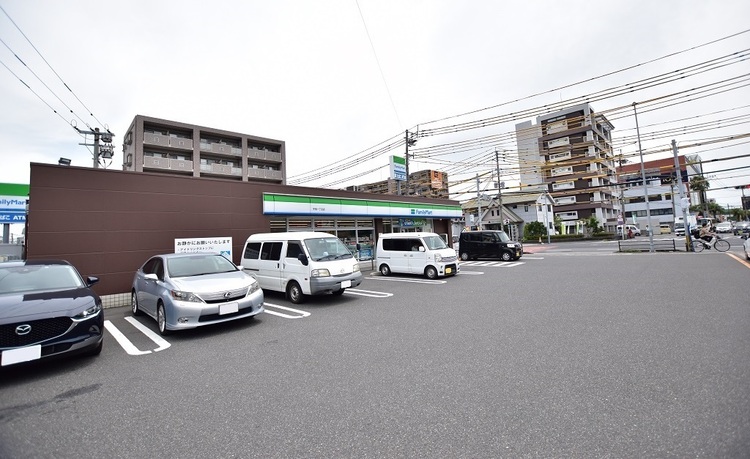 周辺 ファミリーマート宇宿一丁目店【ファミリーマート宇宿一丁目店】鹿児島市宇宿1丁目にあるコンビニです駐車場あり 徒歩 約4分（約310m）