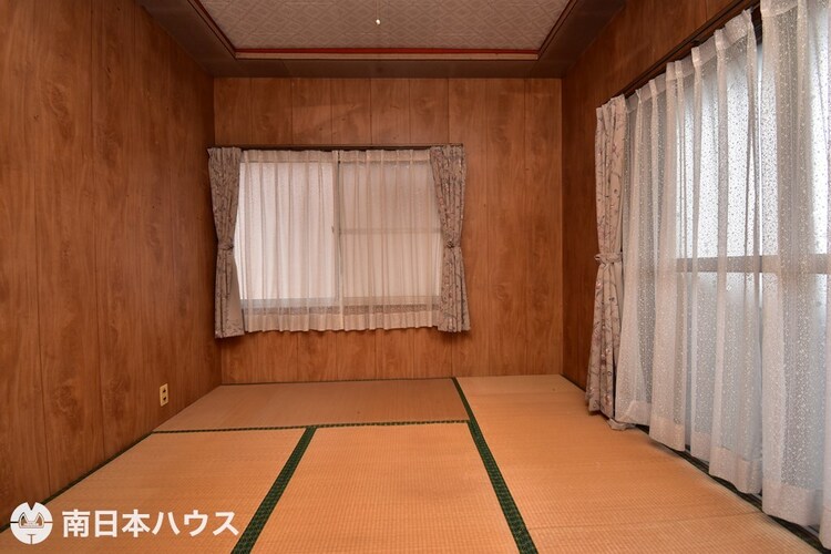 内装 