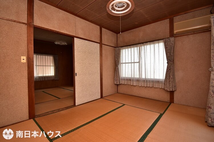 内装 