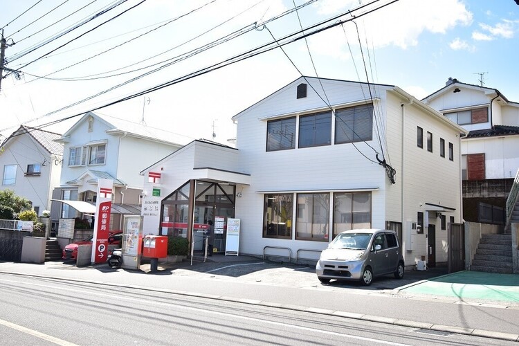 周辺 西郷団地郵便局【鹿児島西郷団地郵便局】鹿児島市西陵6丁目にある郵便局です駐車場あり 徒歩 約9分（約650m）