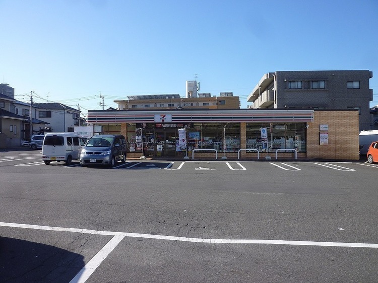 周辺 セブンイレブン紫原7丁目店【セブンイレブン紫原7丁目店】鹿児島市紫原7丁目にあるコンビニです。サービス・設備　ATM、マルチコピー機、お会計セルフレジ、セブンミール、たば… 徒歩 約8分（約580m）