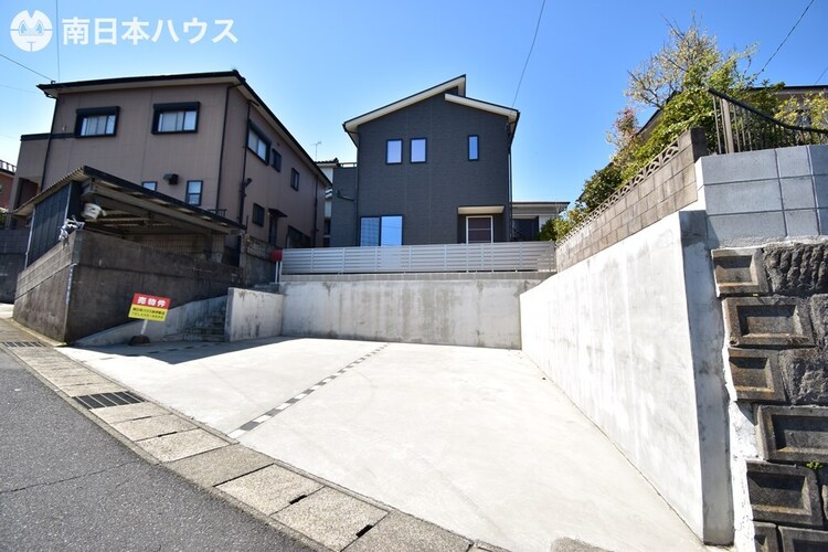 外観 北東向き【敷地面積165.91m2(50.18坪)】駐車3台分！即日現地のご案内可能です！