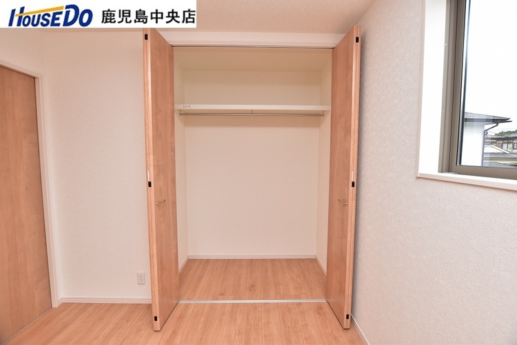 その他 【洋室収納】各居室にクローゼット付きです！お部屋を広く有効に使用できます♪