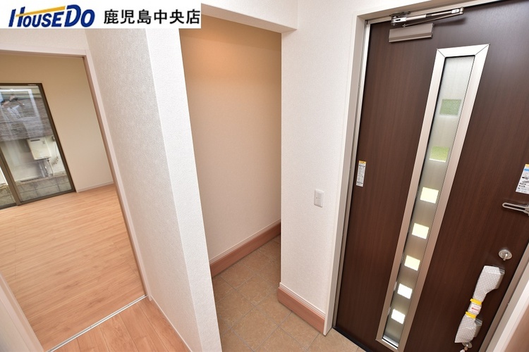 その他 【シューズクローク】奥行きのあるシューズクロークです！ベビーカーや子供用自転車なども収納可能です♪