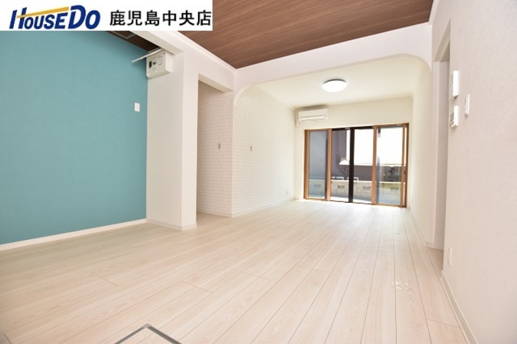 居間 【リビング】令和４年８月室内リフォーム済み！・床、クロス張替え