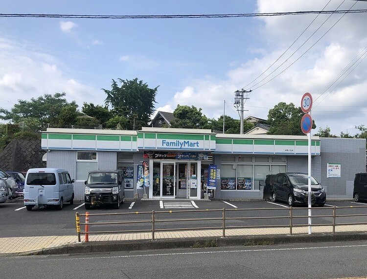 周辺 ファミリーマート 大明ヶ丘店ファミリーマート 大明ヶ丘店飲食品、日用品を取扱うコンビニエンスストアー 徒歩 約9分（約710m）