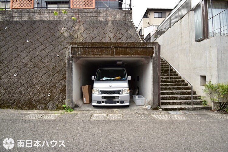 その他 【駐車場】駐車1台分です！高さのある軽自動車も駐車可能です♪