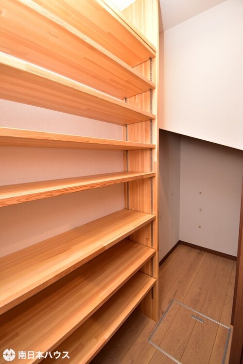 その他 【シューズインクローク】可動棚になっているのでお好きな高さでお使い頂けます♪