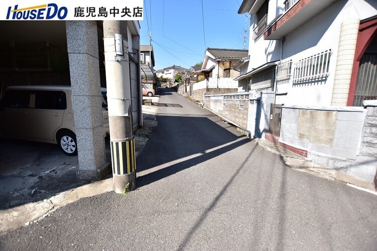外観 【前面道路】西向きの前面道路です！