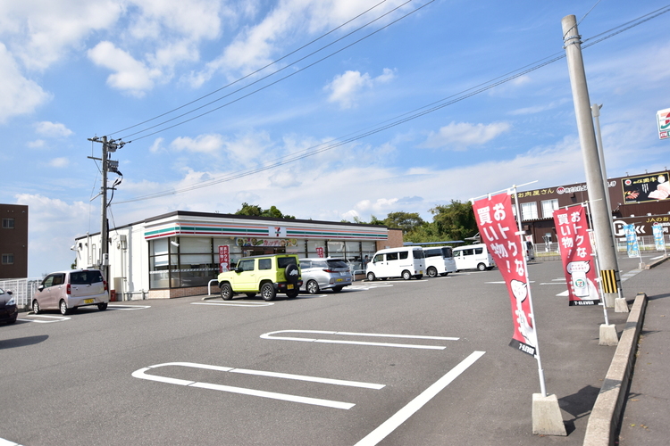 周辺 セブンイレブン鹿児島吉野柿之迫店【セブンイレブン鹿児島吉野柿ノ迫店】鹿児島市吉野町にあるコンビニですATM  お酒  たばこ  揚げ物惣菜  セブンカフェ  セブンミー… 徒歩 約10分（約730m）