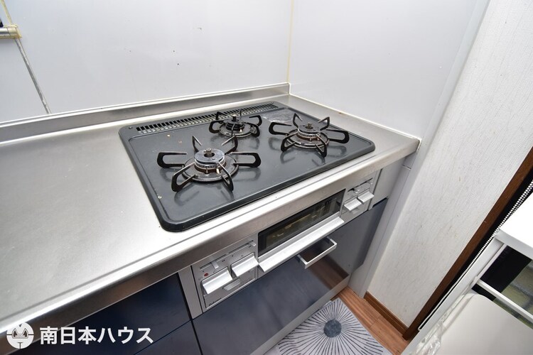 その他 【コンロ】3口のコンロにグリル付き！