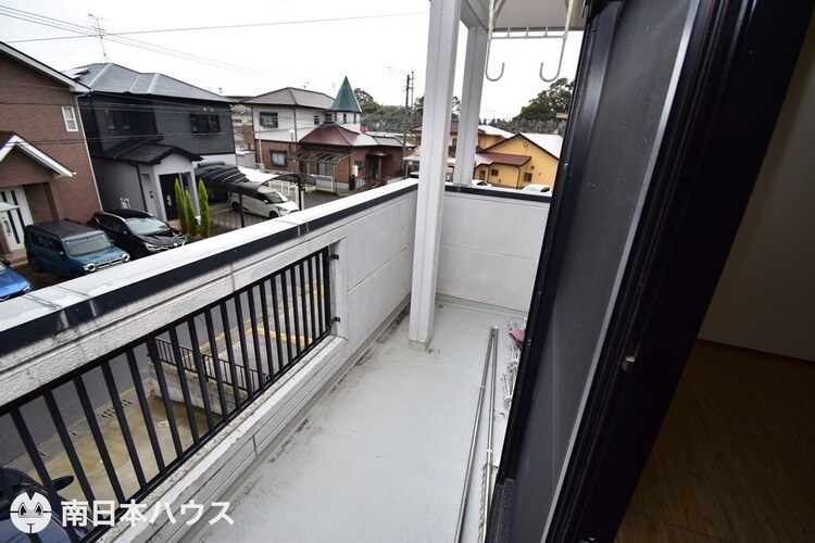 その他 【バルコニー】東南向きのバルコニーです！日当たり良好で洗濯物もよく乾きます♪