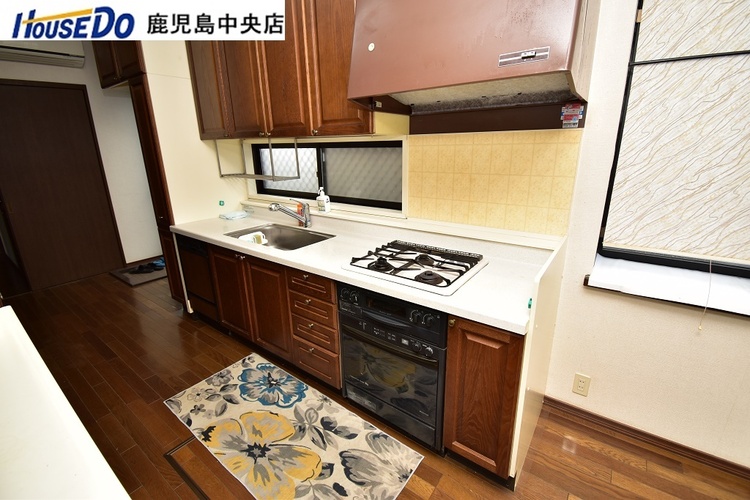 キッチン 【キッチン】リビングと分かれている独立キッチンです！生活感を見せずに来客の対応が可能です♪