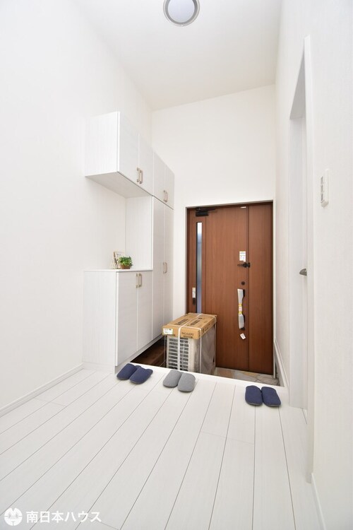 玄関 【玄関】吹き抜けになった玄関です！天井が高く開放感があります♪