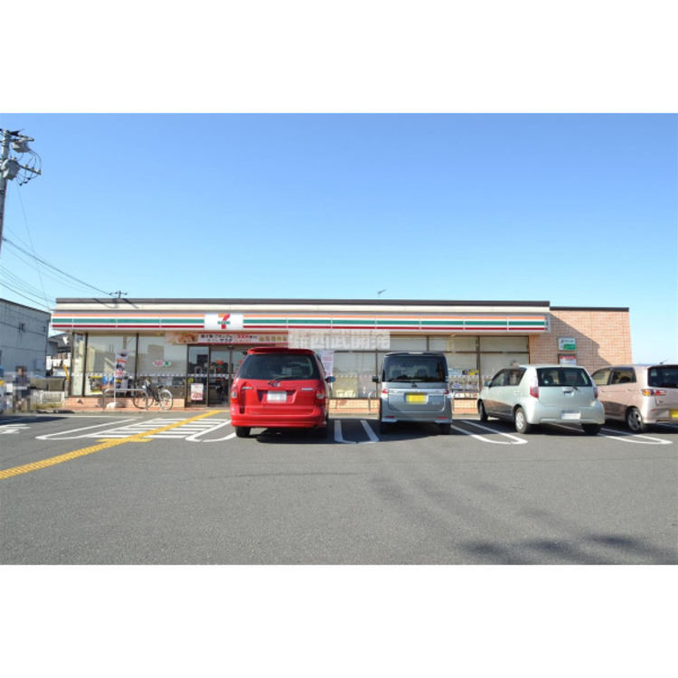 周辺 セブンイレブン川越豊田本店(約400m)