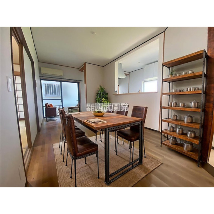 居間 【配置してある家具や小物はCGによるイメージです。】LDK１３帖