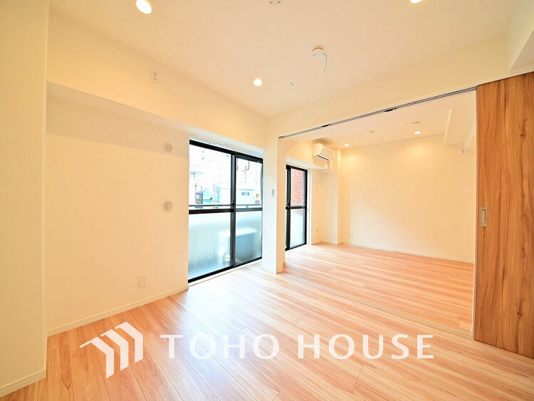 内装 感性を育むプライベートルームはシンプルでスマートな空間