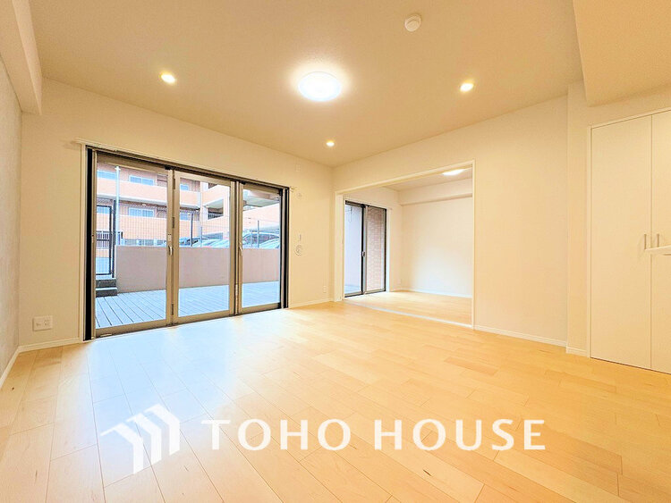 内装 家族みんなが爽やかに過ごせるように、光をたっぷり取り込んだLDK