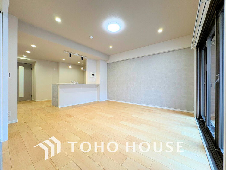 内装 上質な時間を育む暮らしのメインステージ。寛ぎとコミュニケーションを育む居心地のよい場所