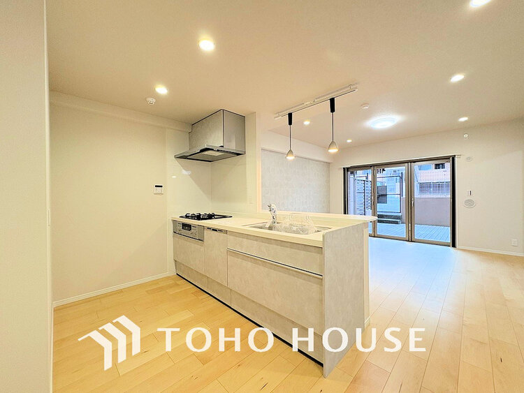 キッチン 落ち着きのあるカラーで統一された清潔感と気品が溢れるキッチン