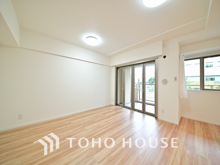 内装 家族みんなが爽やかに過ごせるように、光をたっぷり取り込んだLDK