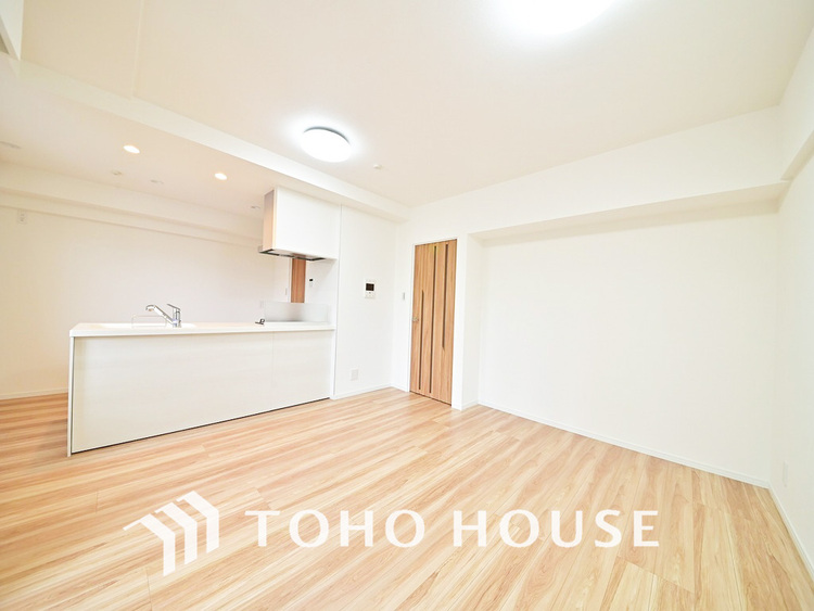 内装 上質な時間を育む暮らしのメインステージ。寛ぎとコミュニケーションを育む居心地のよい場所