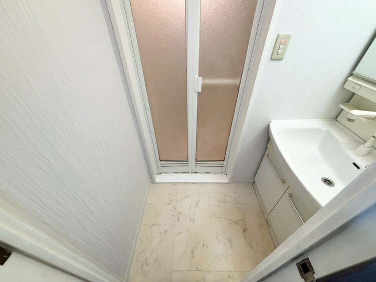 その他 十分な広さの脱衣所。