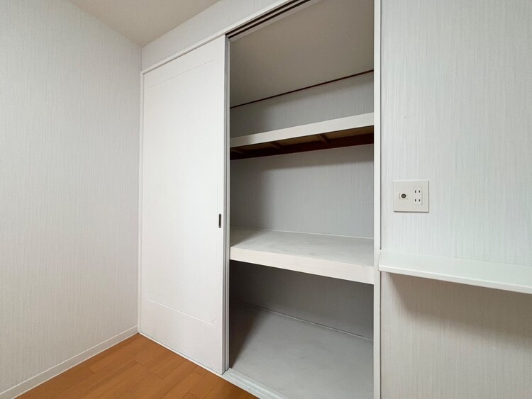 その他 収納スペースが付いていて、お部屋を広く使っていただけます。