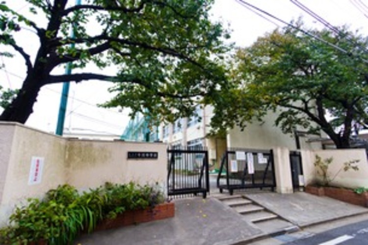 周辺 豊島区立千川中学校