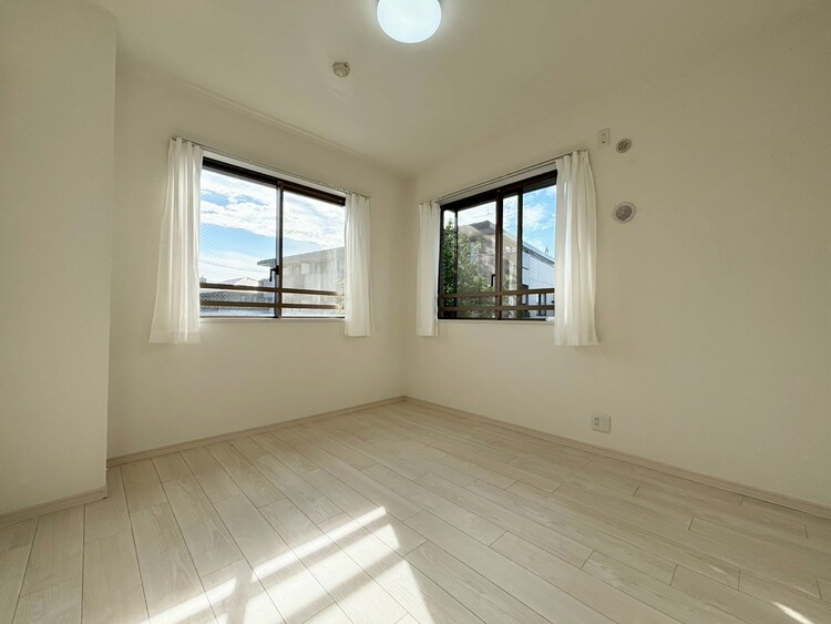 その他 清かで艶やかな時間をもたらしてくれる室内です。