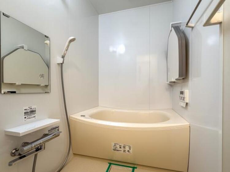 風呂 １日の疲れを癒してくれる広々とした浴室は癒しの空間としてカスタマイズが可能です。