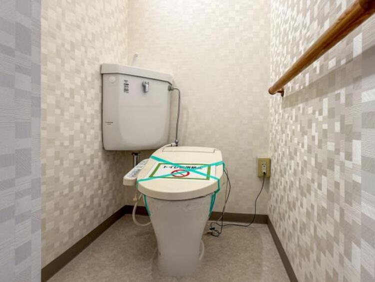 トイレ 清潔感の溢れるトイレです。落ち着いた空間で安らぎのひとときをお過ごし頂けます。