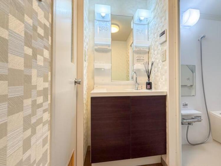 洗面 清潔感と機能性を備え一日の始まりと終わりを心地よく演出してくれます。