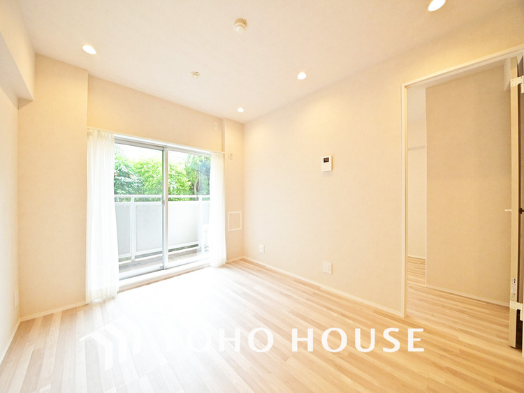 内装 広がりのある住空間、家族が集まるリビング・ダイニング