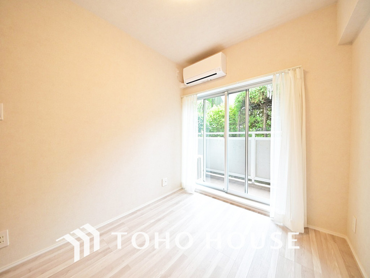 内装 1日の疲れを癒し、心地よく寛げるようゆったりとした広さをしています