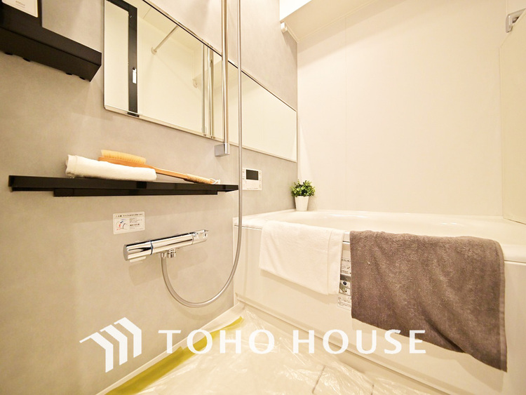 風呂 一日の疲れを癒すバスルームは、心地よいリラックスを叶える清潔感溢れる空間