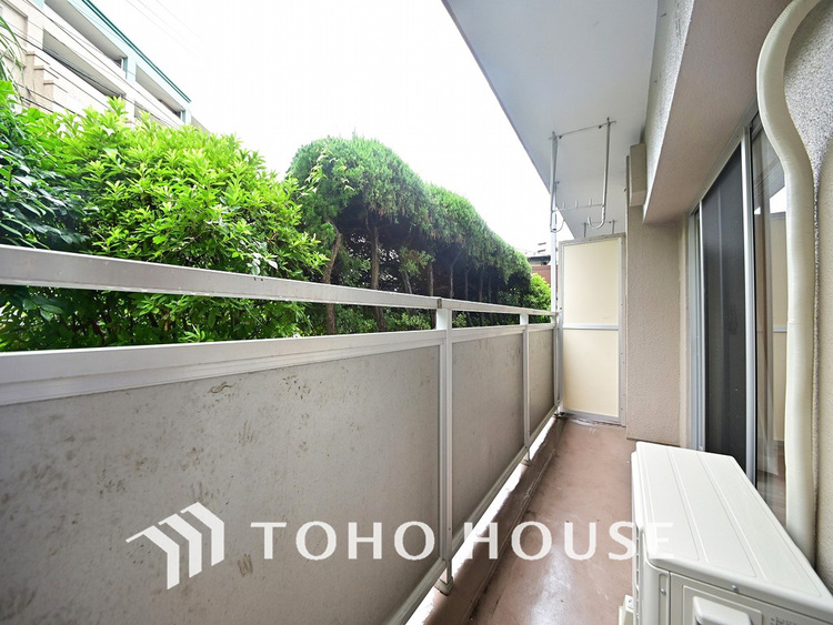 バルコニー 陽当たり良好なバルコニー