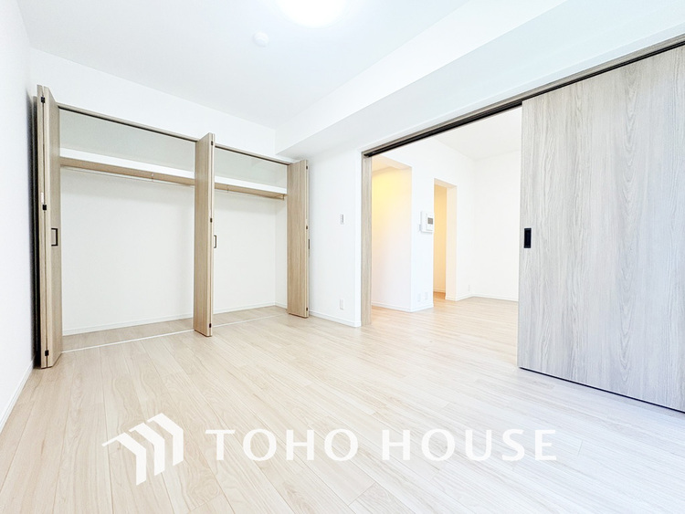 内装 シンプルですっきりとした室内は飽きのこない居心地の良い雰囲気です