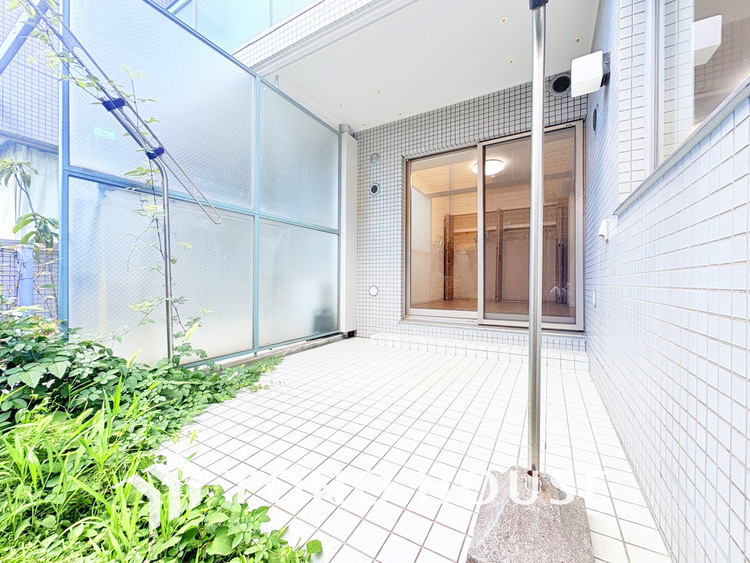 バルコニー 陽当たり良好なバルコニー