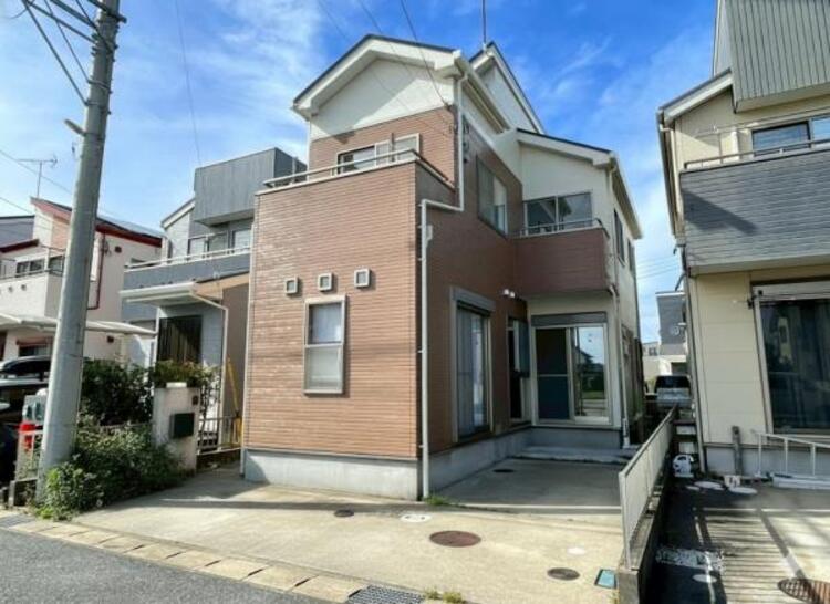 外観 南西道路！ご家族繋がるリビング階段のリフォーム済み住宅！