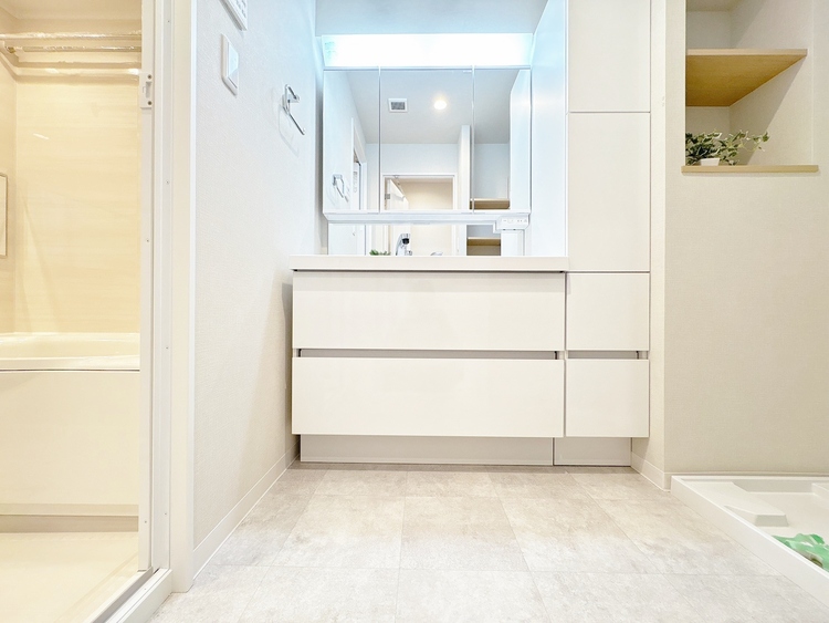 洗面 清潔感と心地よさを重視した、上質感漂うパウダールーム。