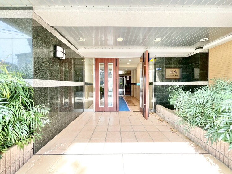 エントランス 外と内をつなぐエントランスは、まさに顔となる場所。