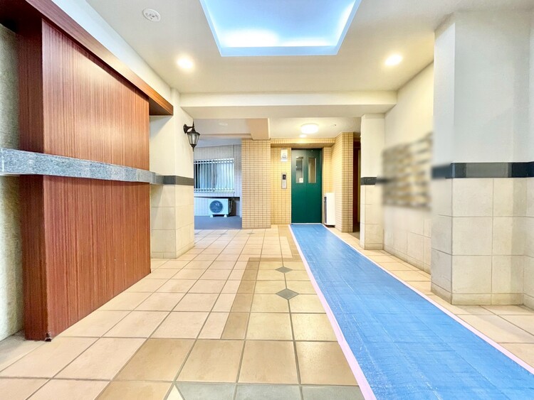 エントランス エントランス内部は、管理が行き届き清潔な共有スペースとなっています。