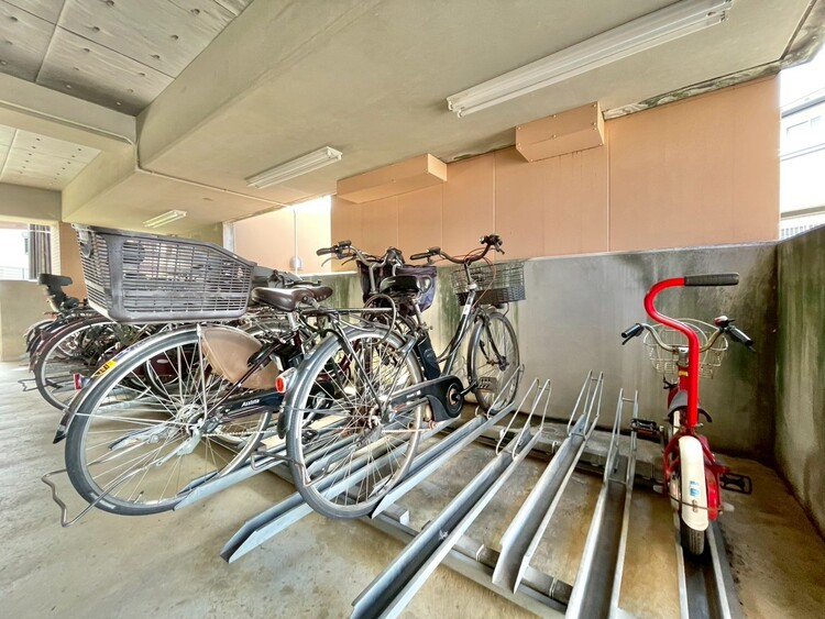 その他 きちんと整備された駐輪場。住む方の心遣いが感じられます。