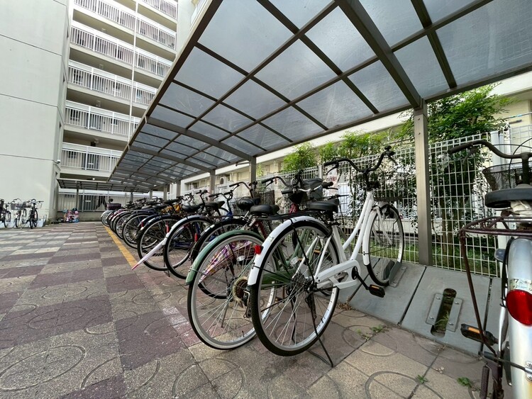 その他 きちんと整備された駐輪場。住む方の心遣いが感じられます。