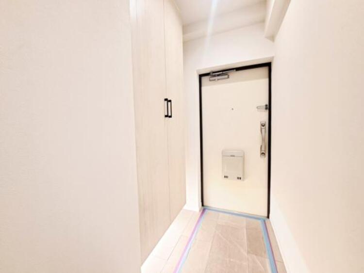 その他 雑多な玄関ではなくスッキリ空間としてお家の顔になるよう設計いたしました。