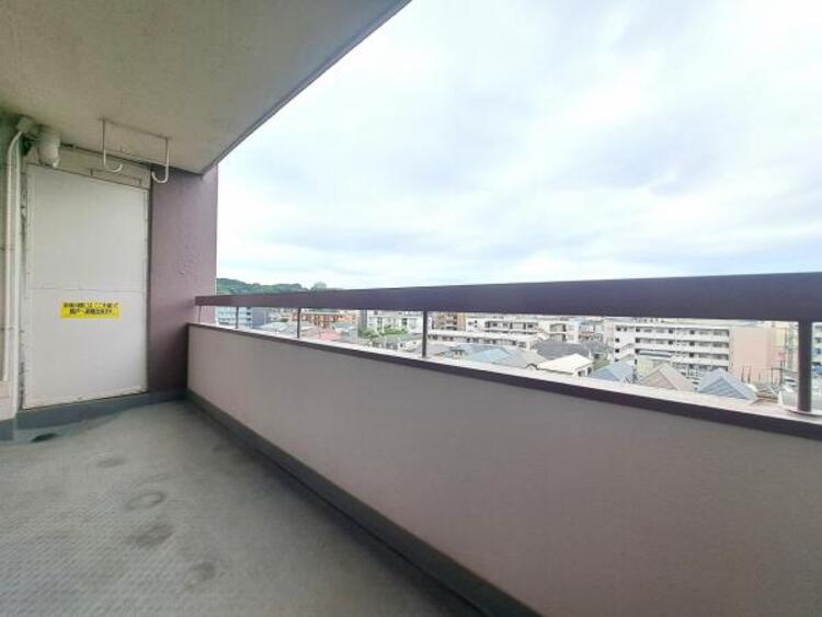 その他 バルコニー　心地よい風や陽光を楽しめるバルコニー。洗濯物を干すだけでなく、アイデア次第で多彩にお楽しみいただけます。