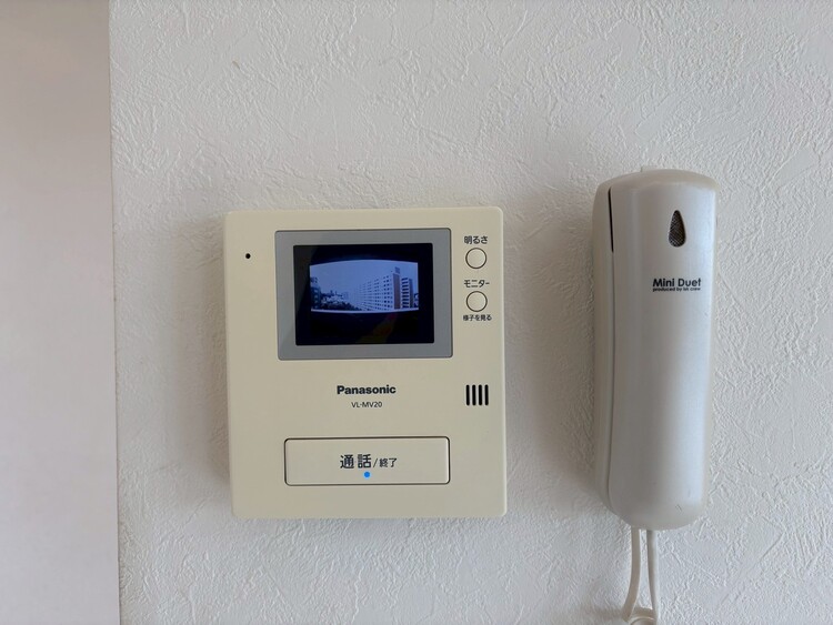 その他 誰が来てもわかる様にモニター付きインターホンを設置。